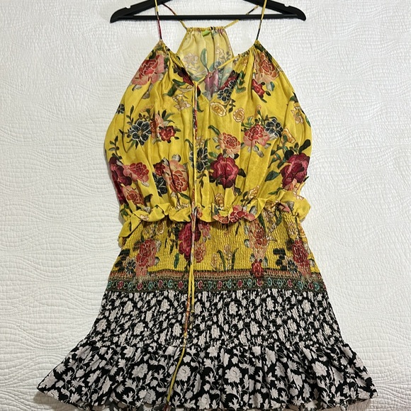 NEW FARM RIO NWOT YELLOW BLACK WHITE SMOCKED DRESS FLORAL ADJUSTABLE STRAPS - Picture 2 of 8